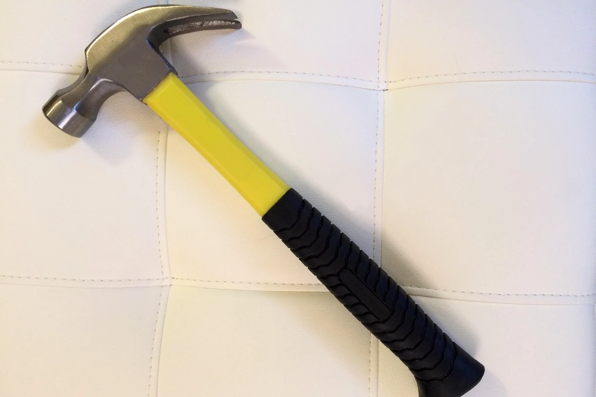 picture of hammer, to showcase a anti-vibration handle